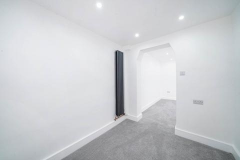 20 Scoulding Road, London, E16 1NT