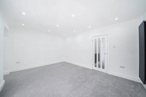20 Scoulding Road, London, E16 1NT