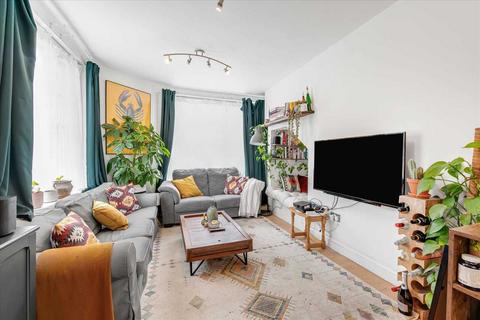 3 bedroom apartment to rent, Tyneham Road