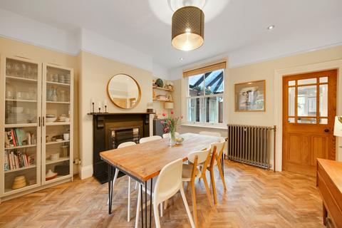 99 Ashgate Road, Chesterfield, S40 4AH