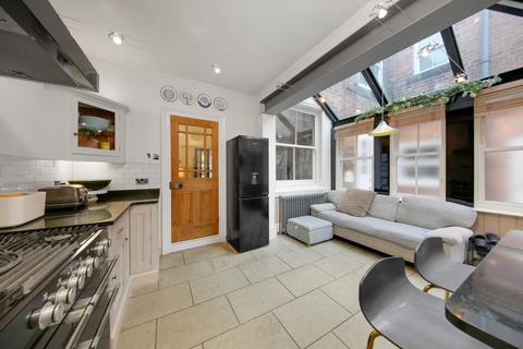 99 Ashgate Road, Chesterfield, S40 4AH