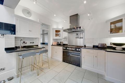 99 Ashgate Road, Chesterfield, S40 4AH