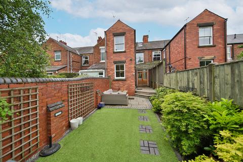 99 Ashgate Road, Chesterfield, S40 4AH