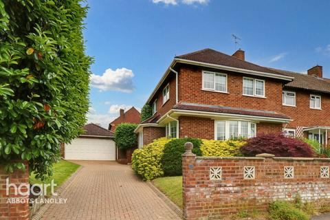 3 bedroom end of terrace house for sale, Upper Highway, Abbots Langley