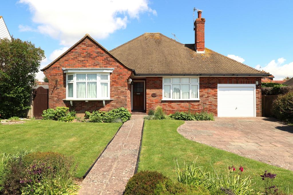 Birkdale, BexhillonSea, TN39 2 bed bungalow for sale £495,000