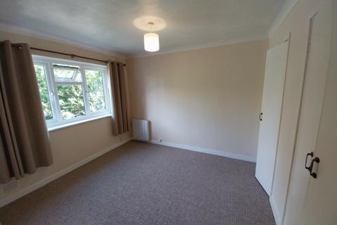 1 bedroom ground floor flat to rent, Edenbridge, Kent, TN8