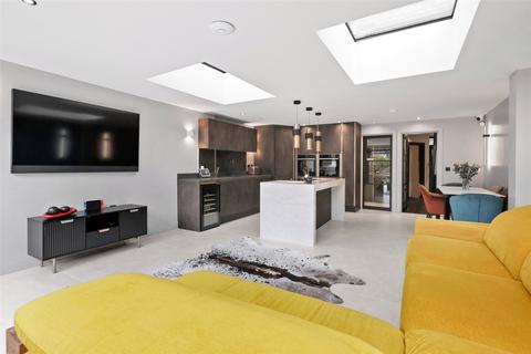 4 bedroom detached house for sale, Kings Road, Kingston Upon Thames, KT2