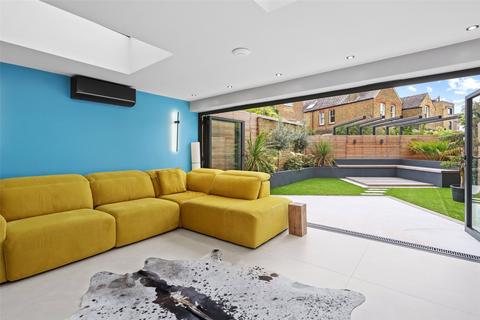 69 Kings Road, Kingston Upon Thames, KT2 5JB