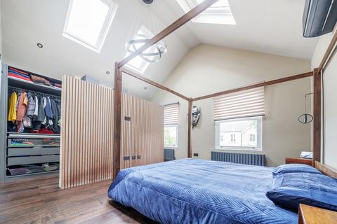 69 Kings Road, Kingston Upon Thames, KT2 5JB
