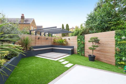 69 Kings Road, Kingston Upon Thames, KT2 5JB