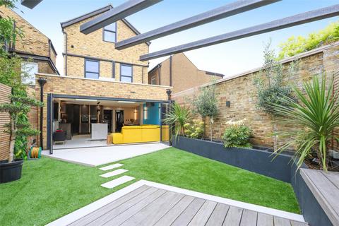 69 Kings Road, Kingston Upon Thames, KT2 5JB