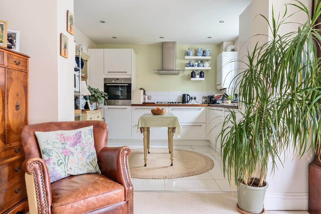 Kitchen/ Dining Room