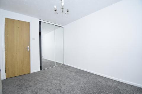 2 bedroom flat to rent, Trinity Road Gravesend DA12