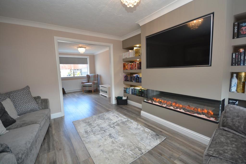 Inchmurrin Drive, Kilmarnock, KA3 3 bed semidetached house for sale £149,995