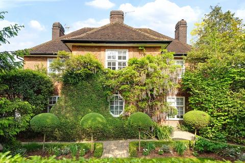 4 bedroom detached house for sale, Thornton Way, Hampstead Garden Suburb