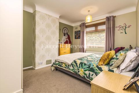25 Earnshaw Drive, Leyland, PR25 1QS