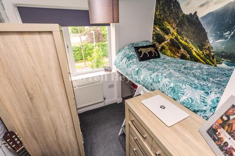 25 Earnshaw Drive, Leyland, PR25 1QS