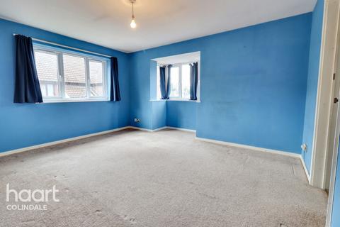 2 bedroom flat for sale, Fieldfare Court, Falcon Way, NW9