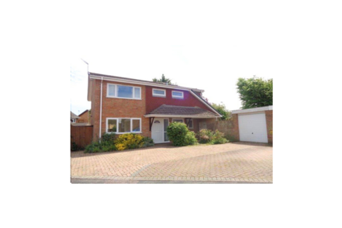 4 bedroom detached house to rent, Basingstoke, Basingstoke RG22