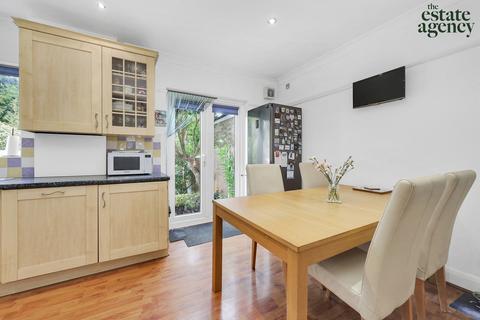 16 Epping Glade, London, E4 7PQ