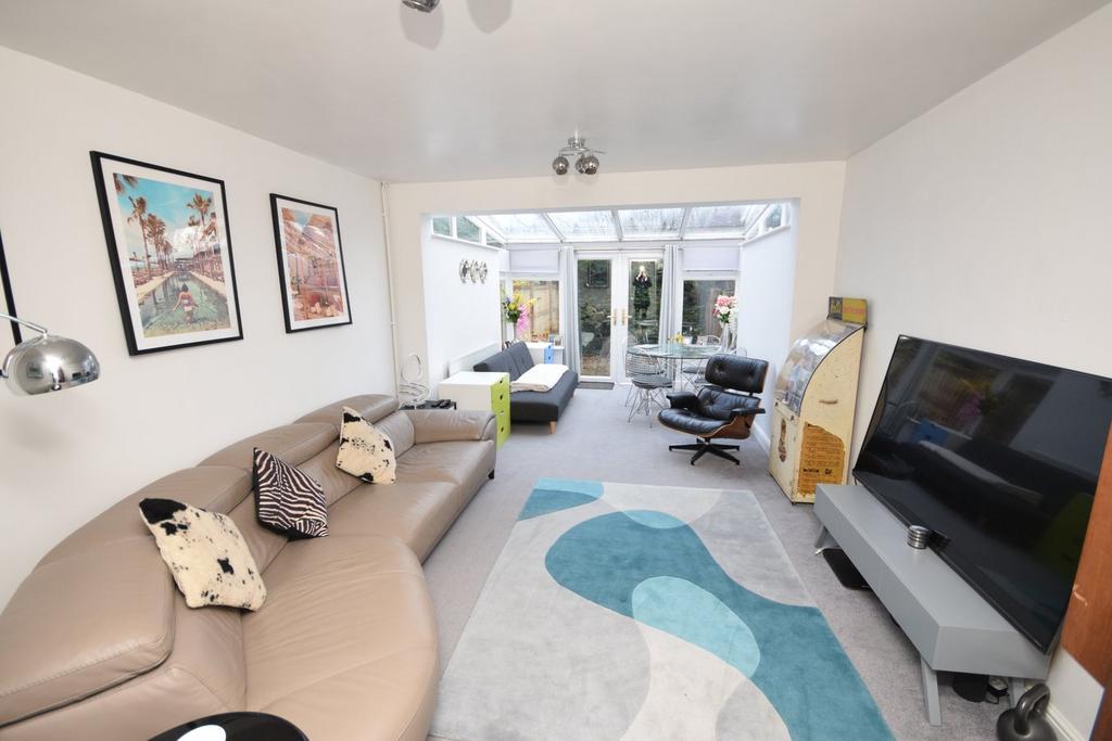 St Peters Gardens, Wrecclesham... 2 bed terraced house to rent £1,500