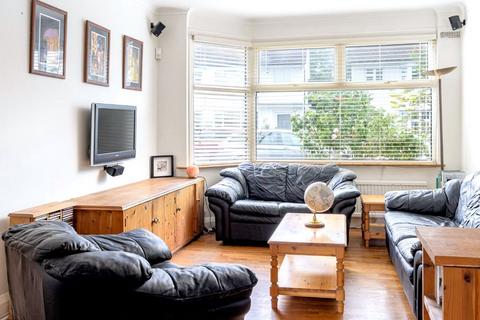 3 bedroom semi-detached house for sale, Craneford Way, Twickenham, 8 Mins walk Station (google)