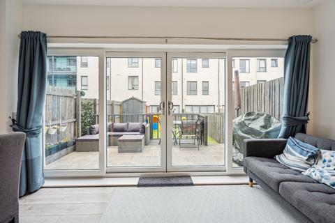 3 bedroom apartment for sale, Ellis Drive, Longstone, Edinburgh, EH14 2AE