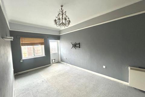 2 bedroom ground floor flat for sale, Station Approach, Staplehurst, Kent