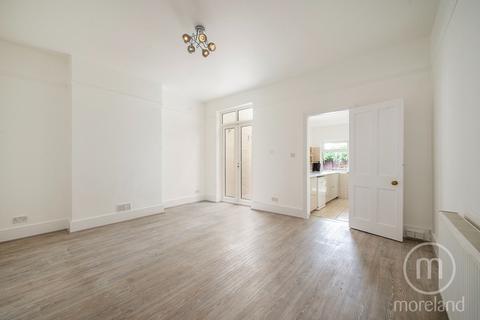 3 bedroom terraced house to rent, Montagu Road, London NW4