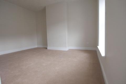 2 bedroom flat to rent, Union Road, New Mills, SK22
