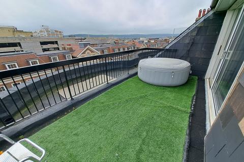 2 bedroom penthouse for sale, Terminus Road, Eastbourne BN21