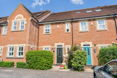 3 bedroom terraced house to rent, Plater Drive, Oxford, OX2