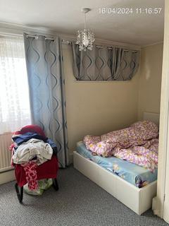 2 bedroom maisonette to rent, Stratford, London, E15
