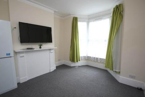 1 bedroom flat for sale, Albert Road, Southend On Sea