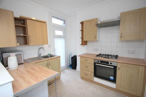 1 bedroom flat for sale, Albert Road, Southend On Sea