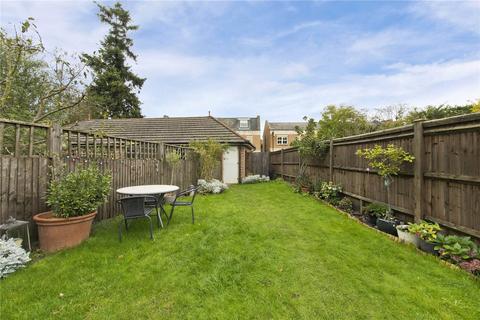24b Castle Road, Weybridge, KT13 9QN