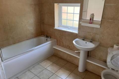 undefined, 2 Bed – Terraced House – London Road, Oadby, LE2 5DN. £895 PCM.