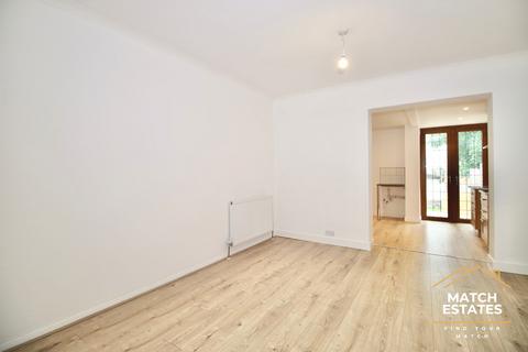 2 bedroom terraced house to rent, Coombe Valley Road, Dover CT17