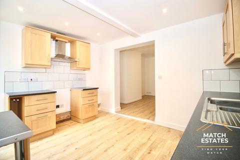 2 bedroom terraced house to rent, Coombe Valley Road, Dover CT17