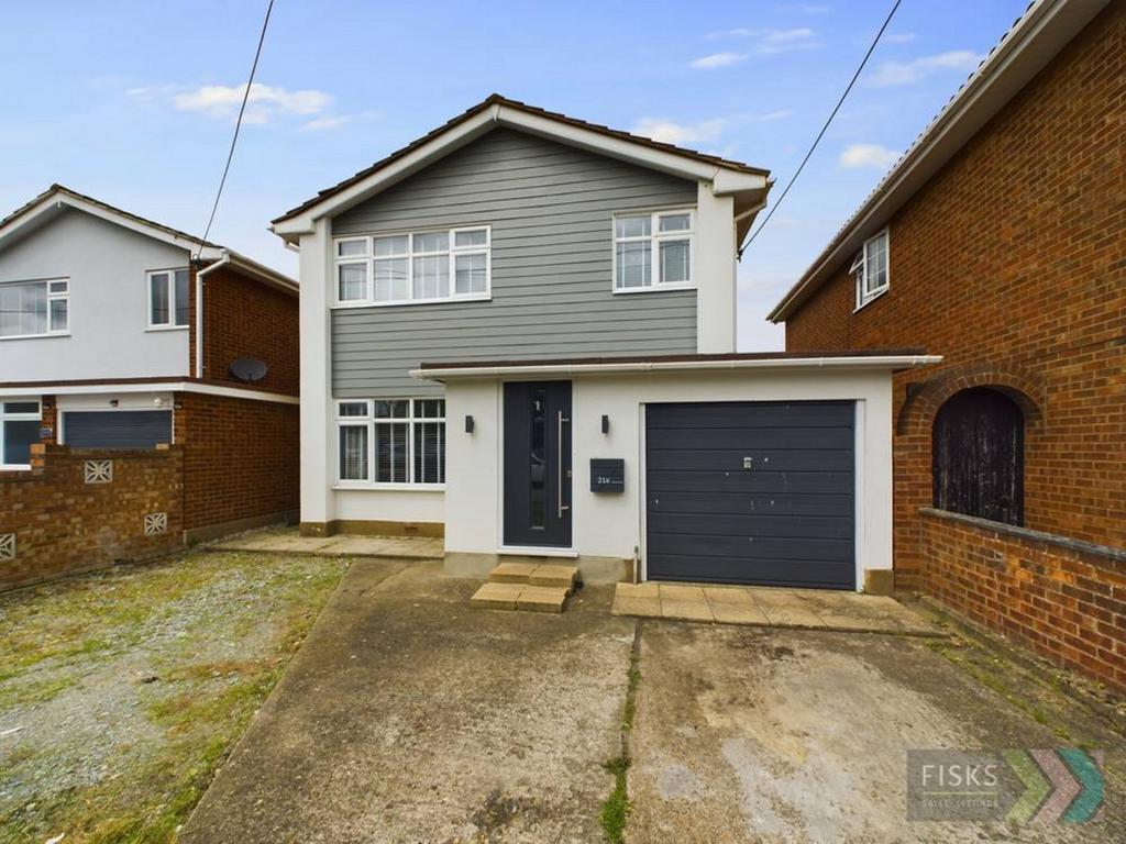 Crescent Road, Canvey Island, SS8 3 bed detached house for sale £390,000