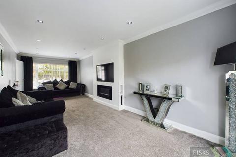 3 bedroom detached house for sale, Crescent Road, Canvey Island, SS8