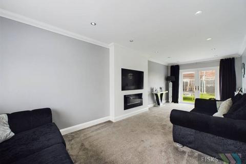 3 bedroom detached house for sale, Crescent Road, Canvey Island, SS8