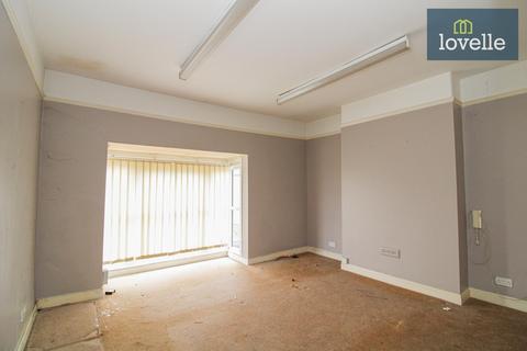35 Chantry Lane, Grimsby, DN31 2LP