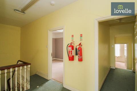 35 Chantry Lane, Grimsby, DN31 2LP