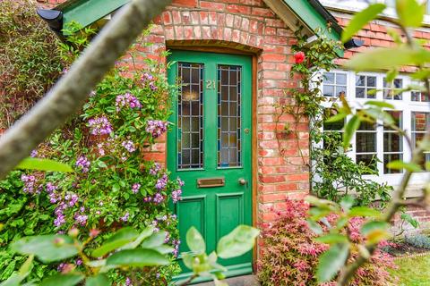 21 Pemberton Road, Lyndhurst, SO43 7AN