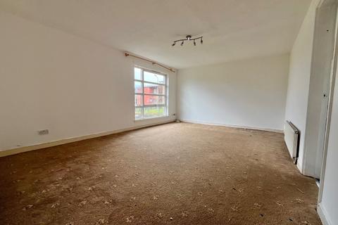 2 bedroom flat to rent, Laurence Gardens, Drumchapel, Glasgow, G15