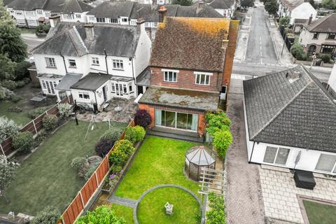 4 bedroom detached house for sale, Central Avenue, Gravesend, DA12