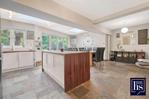 5 bedroom semi-detached house for sale, Danes Way, Brentwood CM15