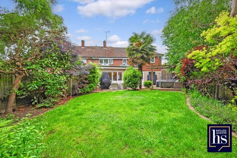 5 bedroom semi-detached house for sale, Danes Way, Brentwood CM15