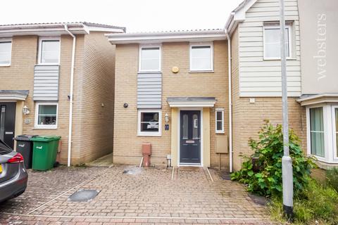 2 bedroom end of terrace house to rent, Solario Road, Norwich NR8